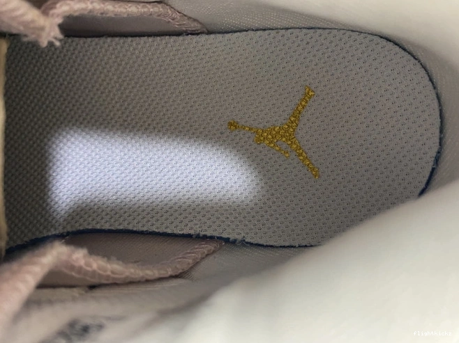 (W) Gold DH9696-100 6 Hoops Jordan Air Retro 0815
